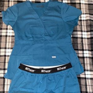 Grey’s anatomy mock wrap scrub top and Aubrey scrub pant